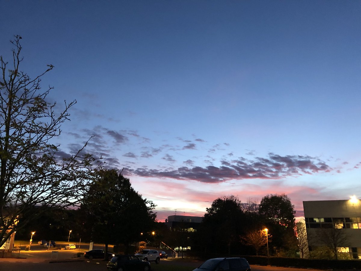 Quite a lovely sky at the office tonight #Bracknell #MyWorkInspired #WinterIsComing