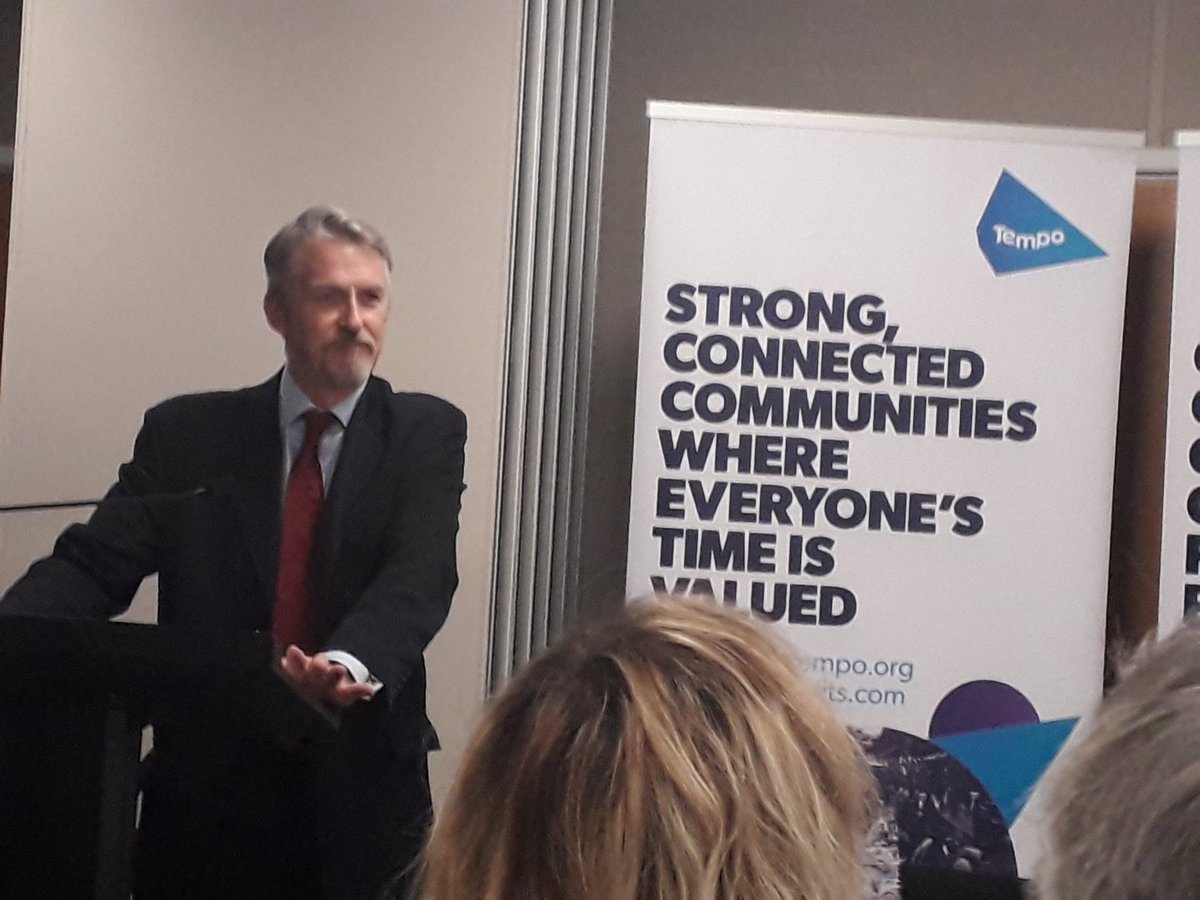 Lansio ymgynghoriad gan <a href="/LlywodraethCym/">Llywodraeth Cymru</a> am unigrwydd   o fewn cymdeithas Cymru - cyfle i helpu pobl i ymgysylltu'n well â'u cymuned. Launch of <a href="/WelshGovernment/">Welsh Government</a> consultation on loneliness and social isolation, sharing and seeking new ways of reconnecting people with the community.