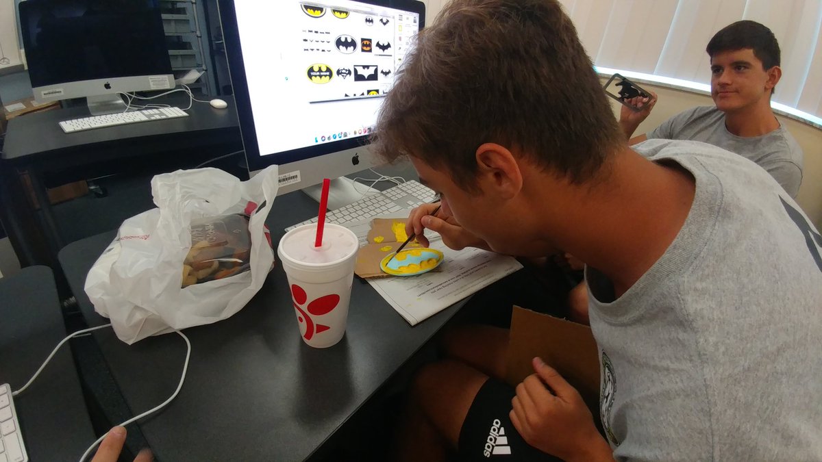 EdTechImagineer's tweet photo. Just another day in the lab working on finishing their #3dprinted logos before they epoxy them! Learning how to use painters tape to do clean lines with the exacto knives. Final projects will be up soon! #steam #STEAMed #STEMed #stemedchat https://t.co/8l83hViGiS