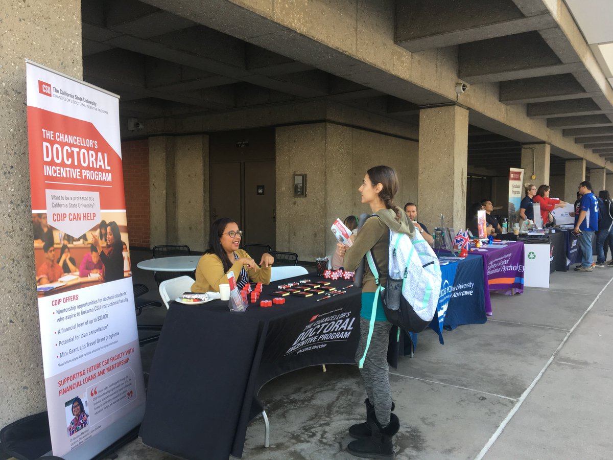 CalStateLAGrad's tweet photo. HAPPENING NOW!! Come by the JFK Library for the Graduate and Professional School Recruitment Fair 2018 and check out your options for graduate schools! 📖 📚🖋👩‍🎓👨‍🎓@calstatela #graduateschool #highereducation #PhD #MA #MS https://t.co/p1pceK6Kdi
