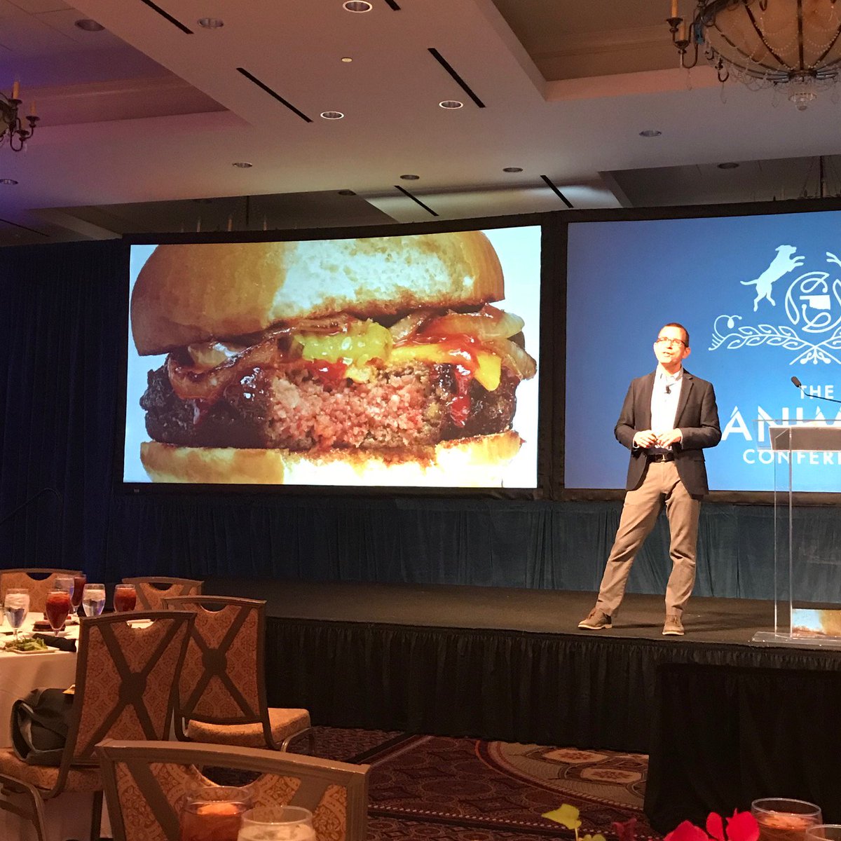 TheSocialAnimal's tweet photo. Listening to Bruce Friedrich of @GoodFoodInst at #animal2018. #AntibioticResistance will make modern #medicine obsolete in 20 YEARS. Routine #surgeries will be too risky because of #infection. Abx just won't work anymore. Terrifying. https://t.co/uK6Zu3DHJZ