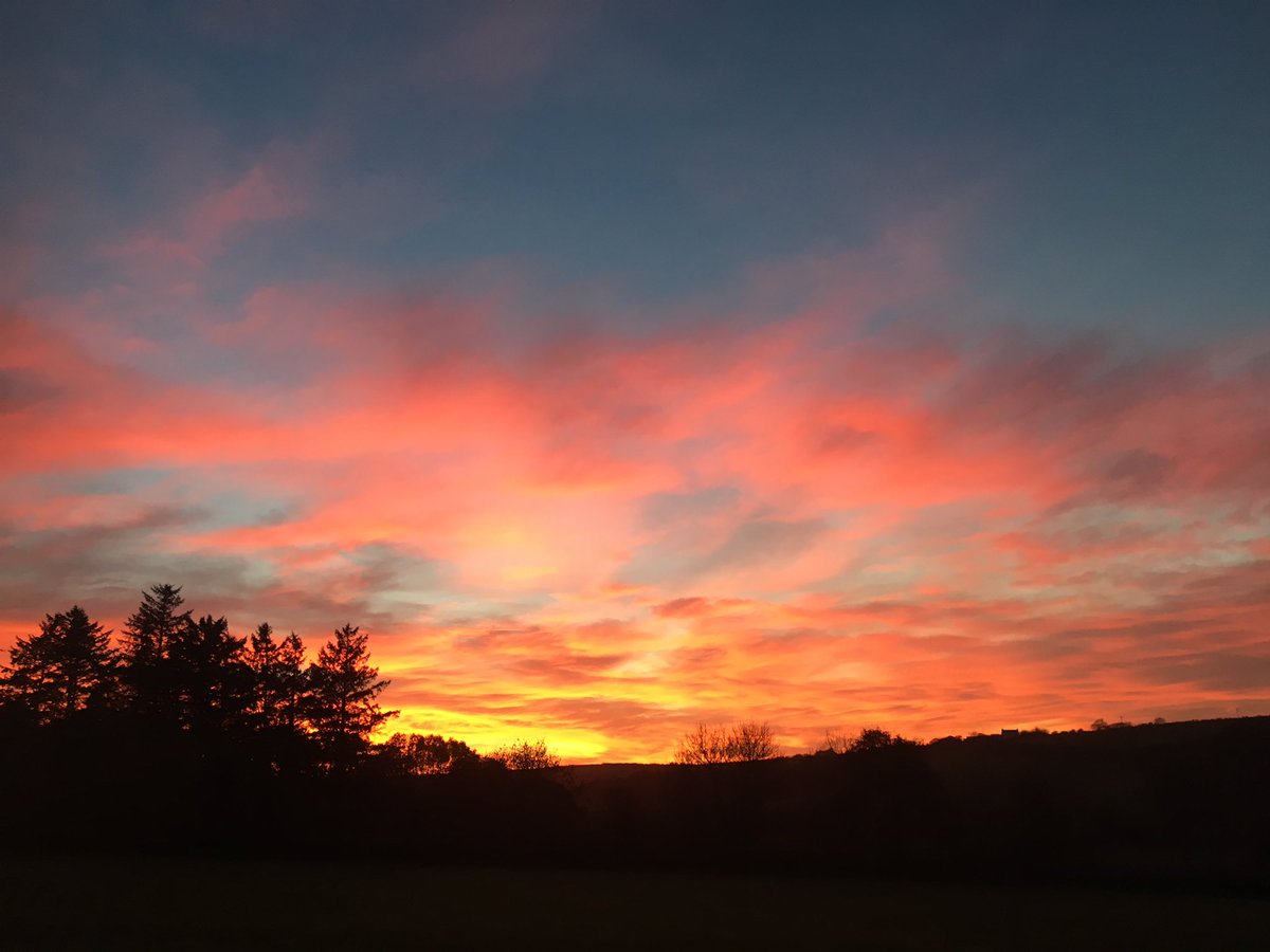 uChefuk's tweet image. What a sunset #Pembrokeshire
