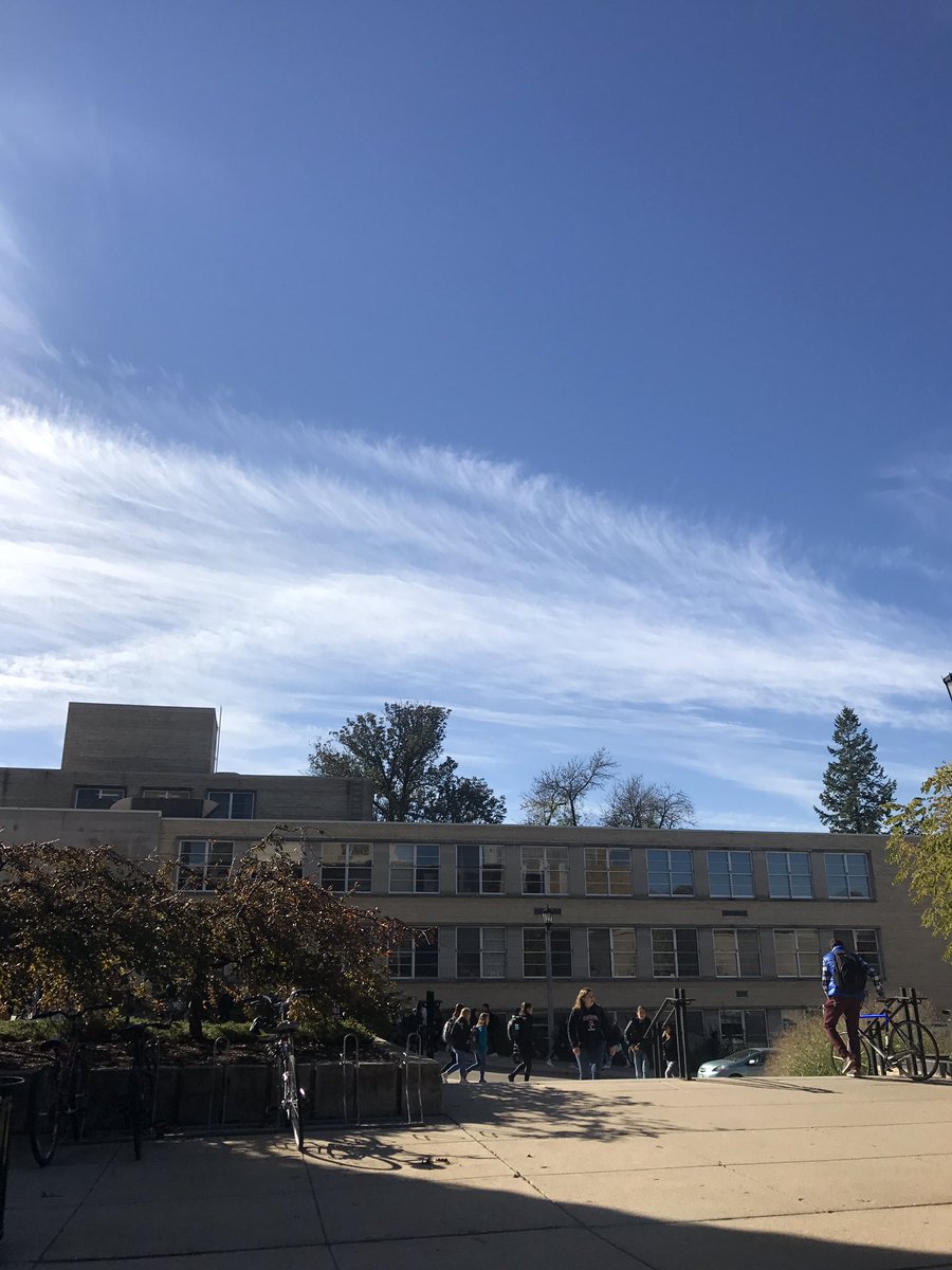 benzimmermanAOS's tweet photo. Monday morning cirrus clouds at their best right before AOS 100 lecture at Sewell. 🙌🏻🙌🏻 @AOS100_2018 https://t.co/0AEEg62dJC