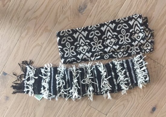 raccoon_mama's tweet photo. Scarves Scarves #scarves GREAT DEALS Winter is coming โ๏ธ๐จ๏ธโ๏ธ Slouchy Scarf - Aeropostale Infinity Scarf - Egyptian Scarf - Two Black & White Scarves #wardroberefreshwithss #clothing @LEAPyeg online #auction https://t.co/FByVd57oCz https://t.co/YezczQTkoV