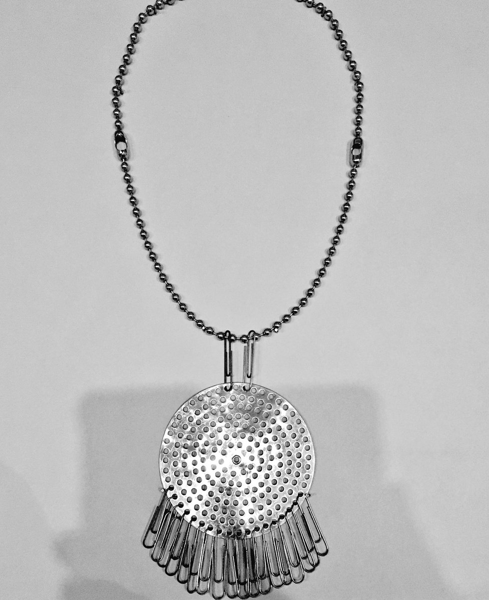 vickysaragouda's tweet photo. Anti-luxury jewellery by #AnniAlbers and #AlexReed on display @Tate #textileart #textilejewellery https://t.co/E5xwDcm1Bu