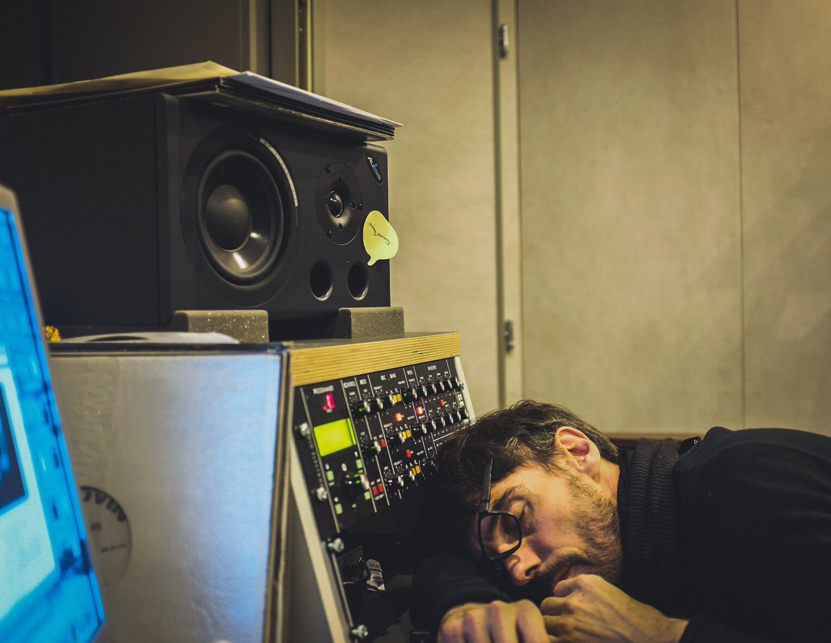 steve_bug's tweet image. ...studio nap! 😴😂
Amsterdam was heavier than expected, but at the same time good for creativity. Got a big step further with the collaboration with @TimEngelhardt_ . 🙌🏼😬
.
.
.
#studiolife #studioelectronics #analog #synthesizer #naptime #housemusic #techno #stevebug #pokerflat