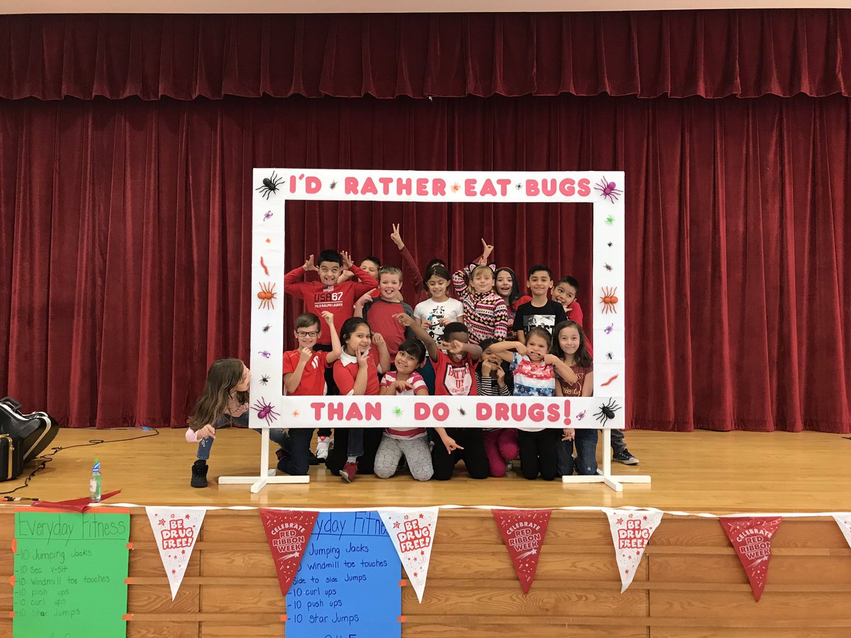 Hawks3rdGrade's tweet photo. Red Ribbon Week plus an extra silly picture Mrs. O’Connor #room200 #Harnewcares #rsd122cares https://t.co/9w05GxehaU