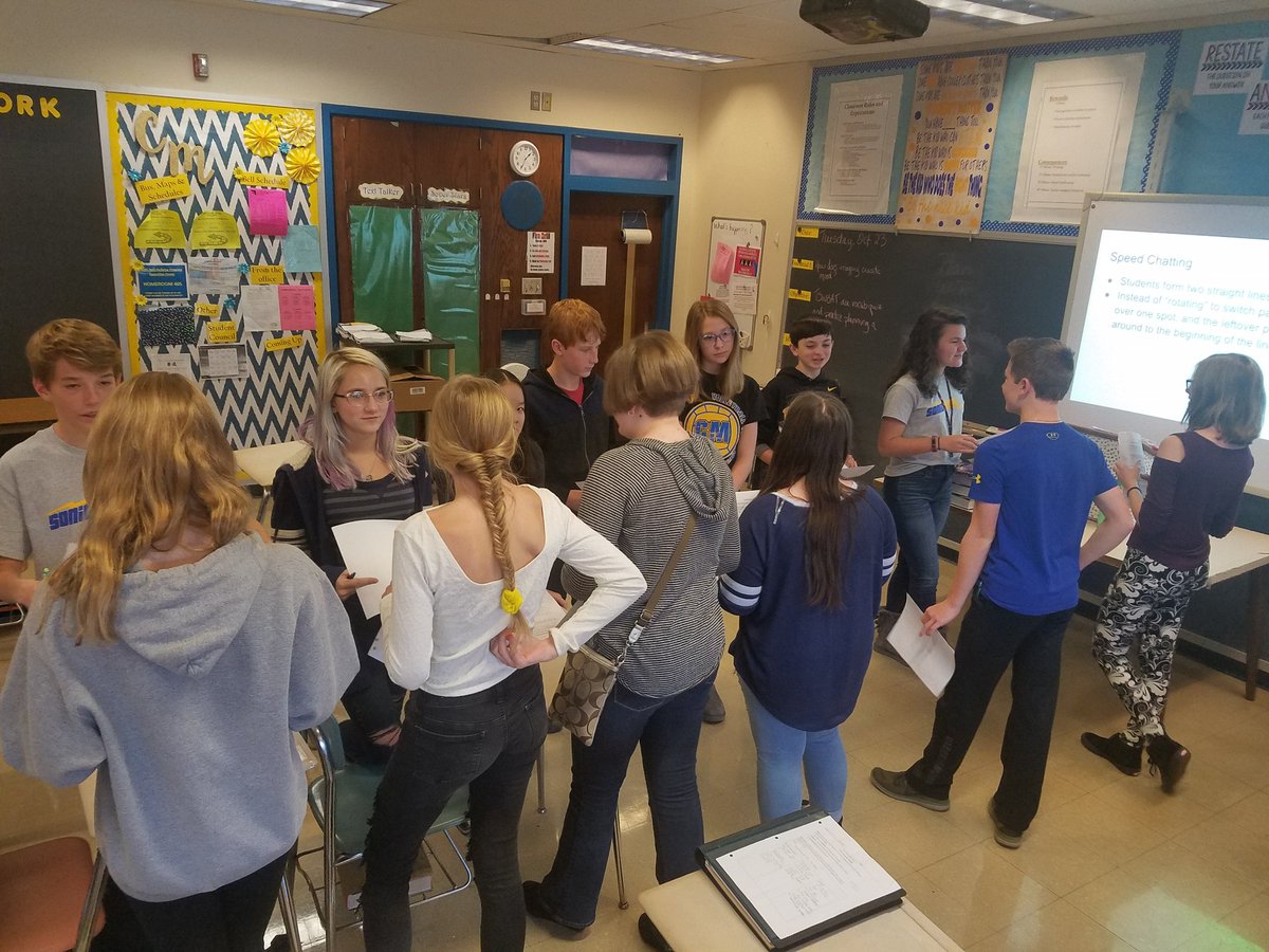 CMSSonicBoom's tweet photo. Mixing up our small group discussions with a little "Speed Chatting" in Advanced English!
@WEARECMS25 
#expectthebestcms https://t.co/0QVE7YMfSv