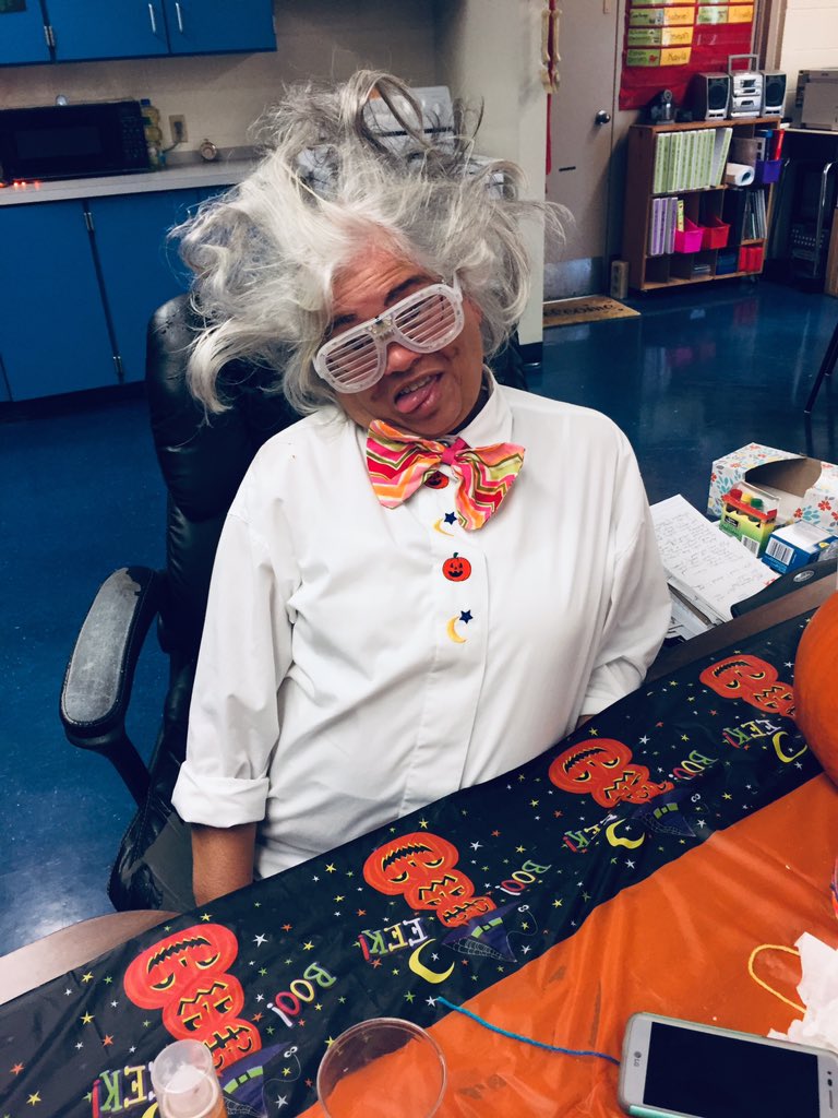 kldreal's tweet photo. @DMS_CHARGERS Mad scientist teacher. Dominguez!! https://t.co/EvNnrC1QAM