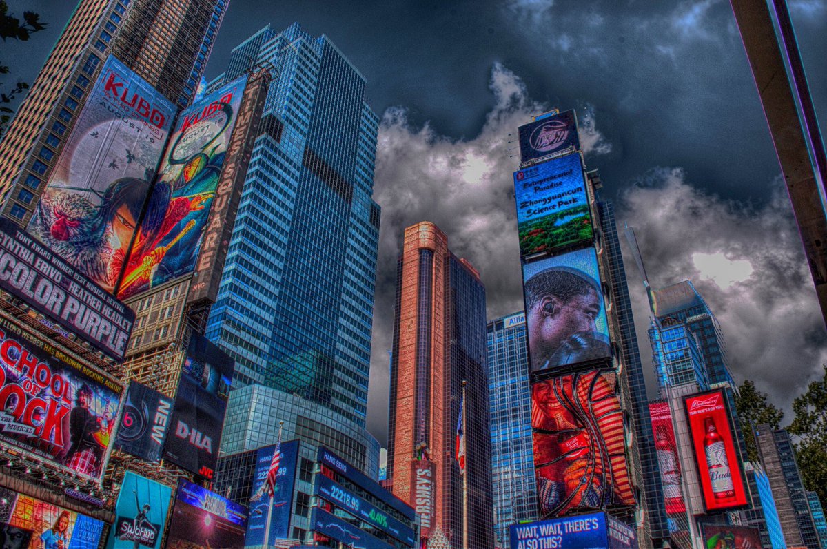 Trish3D's tweet photo. Taken at Times Square https://t.co/Cl5VOC9txb