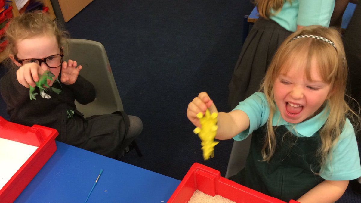 StMarysPS14's tweet photo. d is for dinosaur 🦖 #ActiveLiteracy #FormationFun https://t.co/AhIy6ejway
