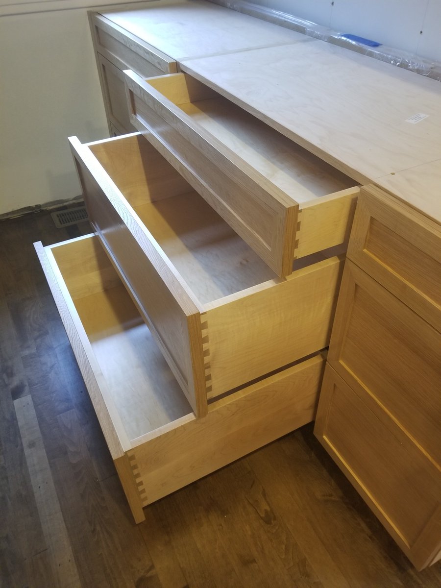 SilverBellFurn's tweet photo. Here are some behind-the-scenes from a recent installation with Tom Bassett-Dilley Architects! https://t.co/0cuVYu3QYu

#InteriorDesign #InteriorDesigner #Cabinetry #Kitchens #Bathrooms #KitchenCabinetry #KitchenDesign #KitchenDecor #RealEstate #HomeRemodel #Remodeling #Chicago https://t.co/JM6rsUPSsD