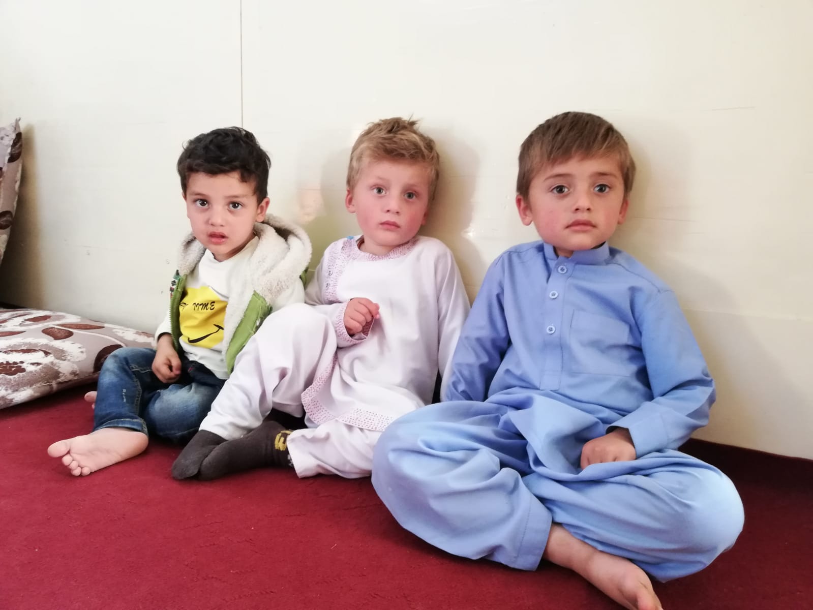 DqNr7kmWkAAKVLi.jpg:large