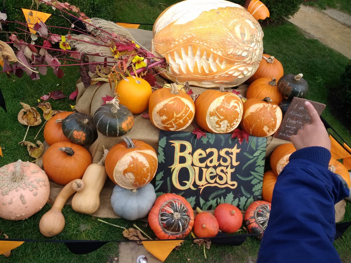 flyingbladder's tweet image. Really cool day at Hampton court palace on an adventure