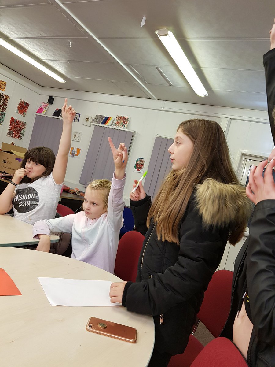 SubYouthClub's tweet photo. Our youth club members deciding for themselves if they are wanting tuck and following it through. Well done girls #youngpeopletakingthelead https://t.co/qJEmQ473uM