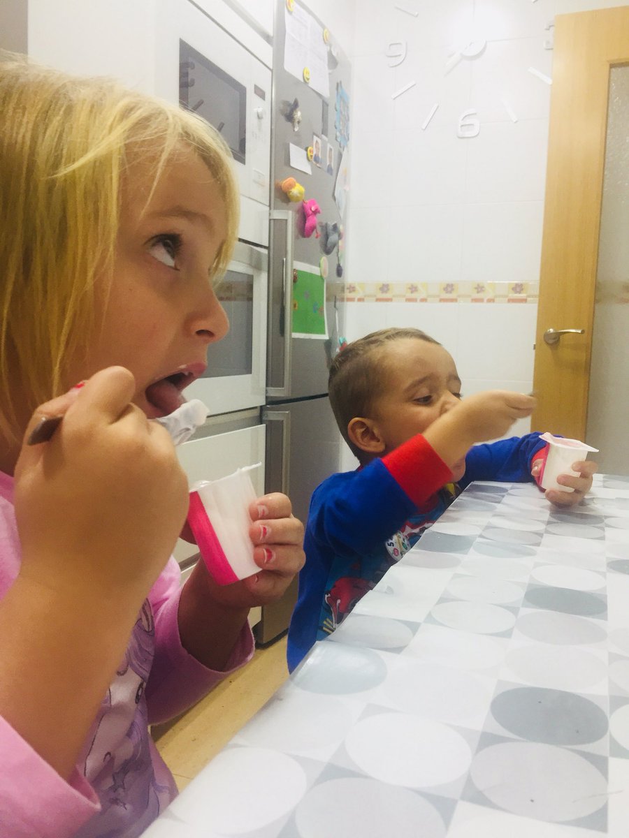 Mamialoloco's tweet image. Y después de cenar lo que más les encanta a mis pequeños locos es un petit suisse sabor fresa y nata de @danone_es @Danone 
#mamialoloco #felicessueños #familyblog #blogfamiliar #blogger #mamiblog #mummydairies