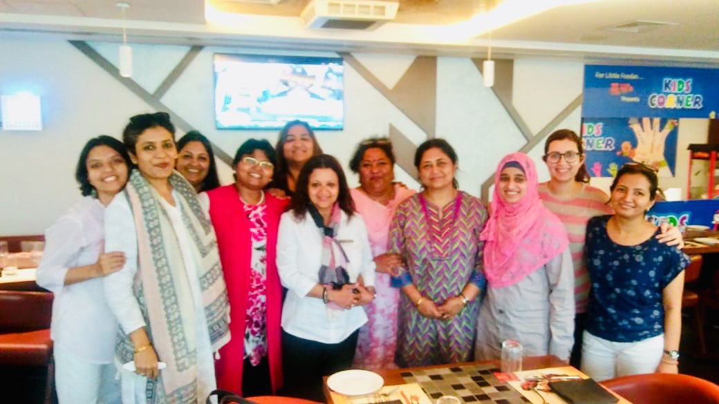 Julia Robertson (@juliarobertsonj) on Twitter photo A team that works together, eats together, too😊! <a href="/GMA_TEAMENGLISH/">GMA ENGLISH</a> You guys are simply amazing. Thanks for all the fun and laughter! A team that works together, eats together, too😊! <a href="/GMA_TEAMENGLISH/">GMA ENGLISH</a> You guys are simply amazing. Thanks for all the fun and laughter!