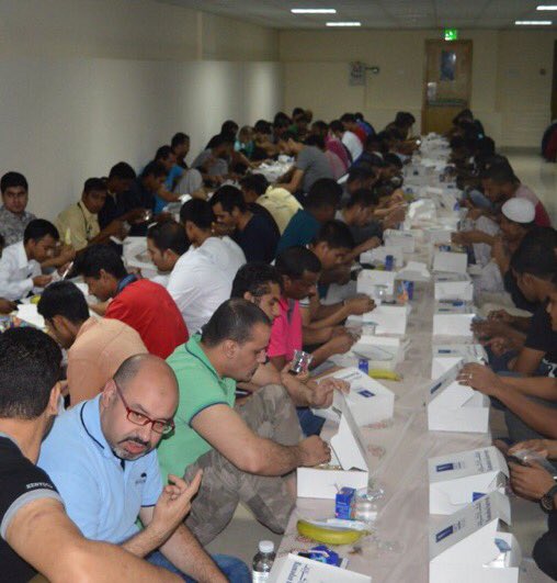 FIRSTSG_FSG's tweet photo. First Security Group hosted daily IFTAR where more than 15000 iftar meals distrusted during the holy month of Ramadan #firstsecuritygroup #fsg #ramadan_kareem #staffgathering#ramadan2018🌙 https://t.co/szqeARIjvy