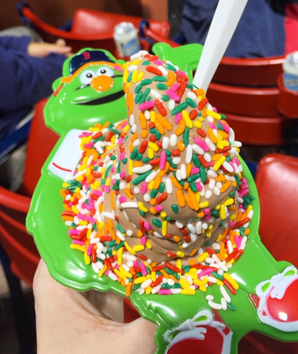 darrenrovell's tweet photo. Not sure the Red Sox thought this one through.... https://t.co/Pv3pD0bSrF