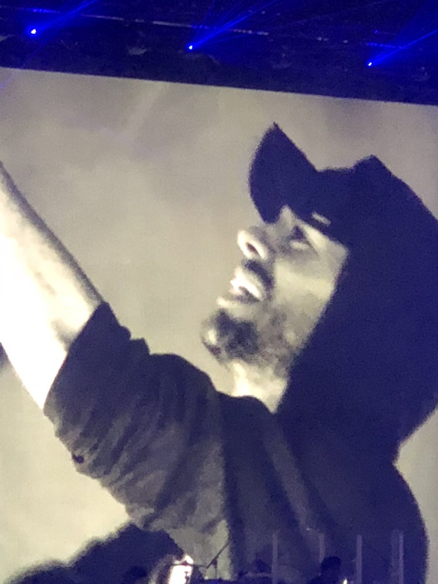 WeeSleepee's tweet photo. @enriqueiglesias you were great 18years ago in Birmingham@and even better tonight in Glasgow.  Amazing night https://t.co/IuDxODG5n9
