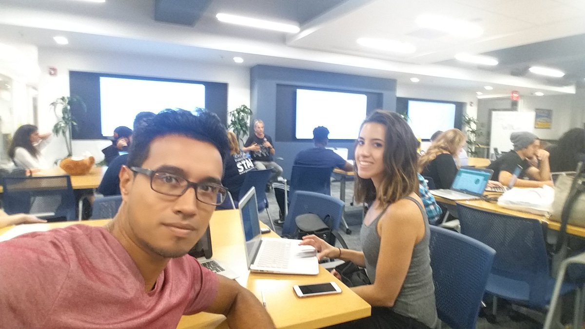 IT_WebSolutions's tweet photo. Discovering with @sofdavison the hundreds of features that @Wix has to offer to customise a website. #WeAreFiu https://t.co/6warlFmlyM