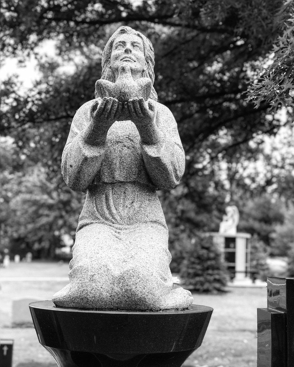 440Photography's tweet photo. #cemetery #cemeteryphotography #cemeterybnw #bnwphotography #bnw_captures #thefallenones #sixfeetunder #berea #middleburghtsohio #clevelandphotographer #soulsatzero #historical #woodvalecemetery #samhain https://t.co/JKIrECQwDC