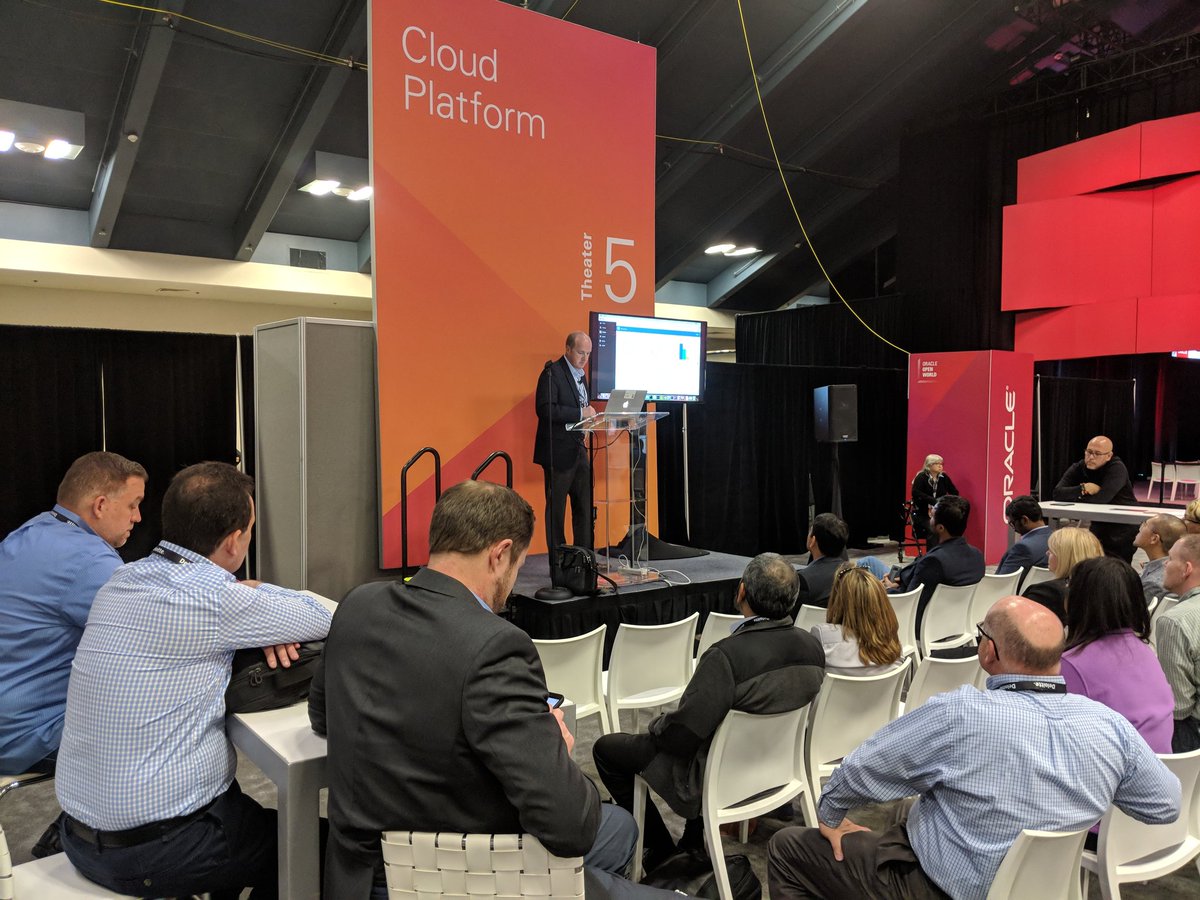 JulienTestut's tweet photo. DIPC loading a data lake with @DNiceGray at #OOW18 #CloudReady https://t.co/usLHqm4Dni