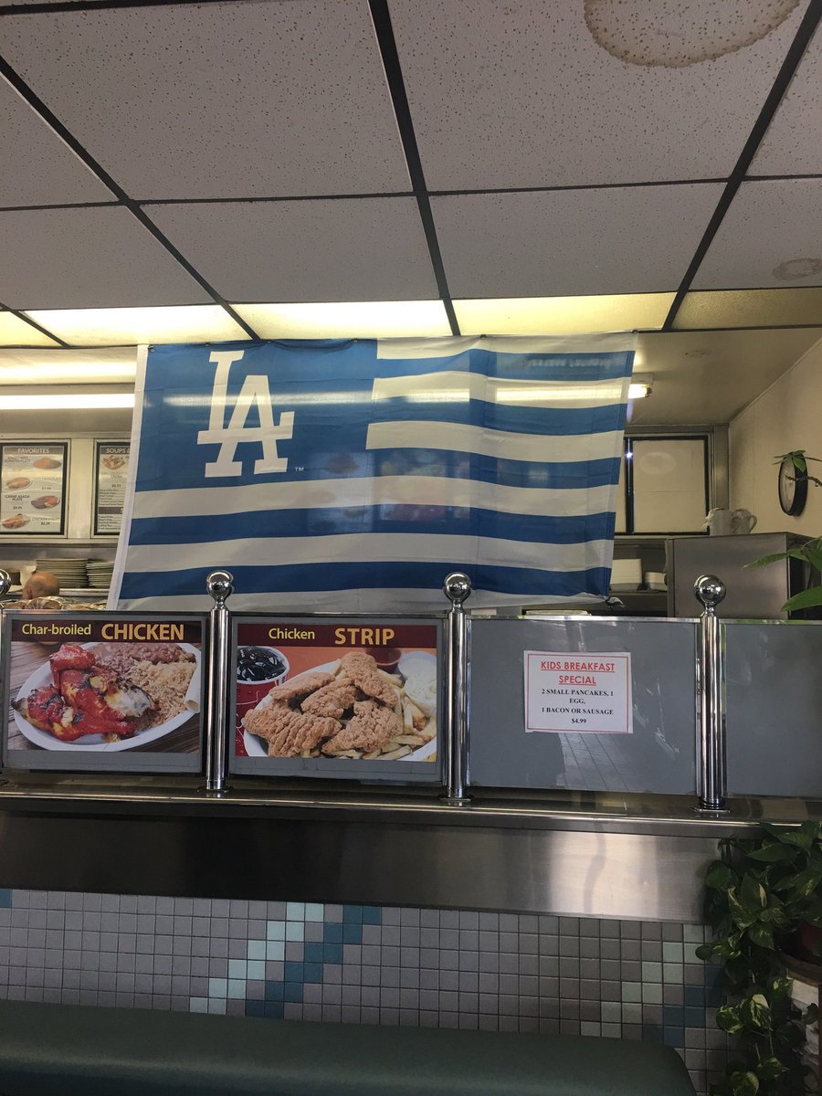 DinosChicken's tweet photo. Dino's Chicken and Burgers goes BLUE! Let's do this Dodgers! World Series 2018 LA Determined! @LADodgersHQ @Dodgers @DodgersNation @DodgerInsider @DodgerBlue1958 https://t.co/y2L4Dj1mk7