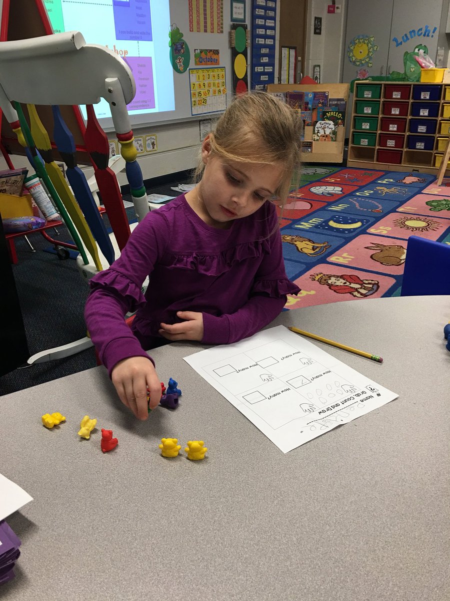 K mathematicians practiced counting using 1-1 correspondence while playing grab and count #DolsenThinkers