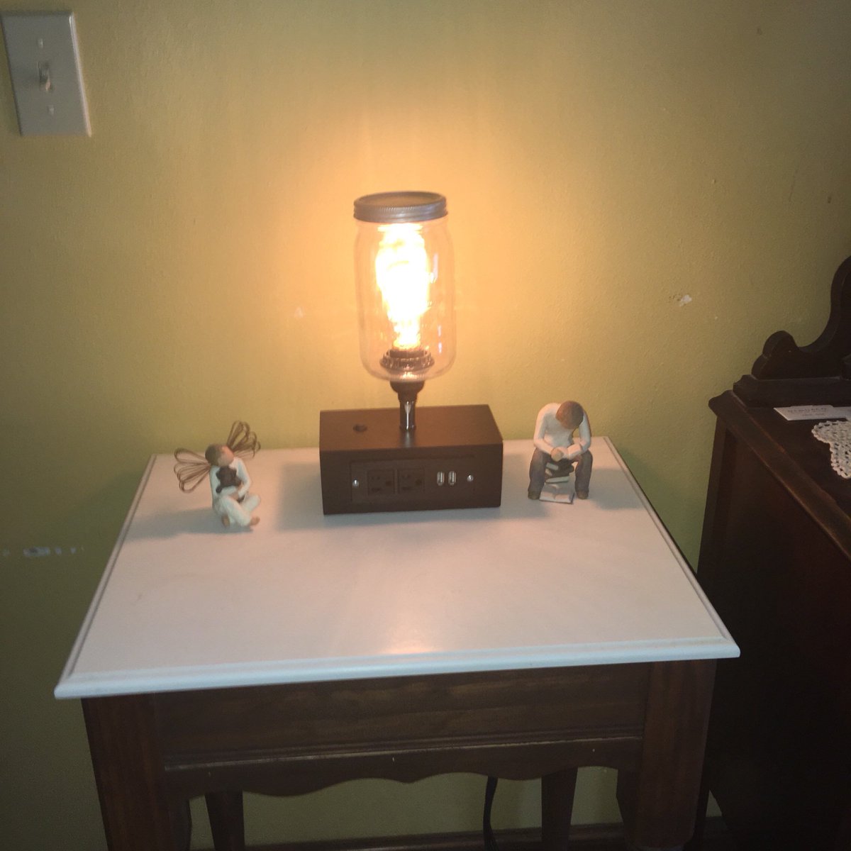 CatesGoods's tweet photo. Excited to share the latest addition to my #etsy shop: Mason jar charging station,mason jar lamp country store lamp https://t.co/UHJnYkSj8I https://t.co/Zb2YLn56LZ