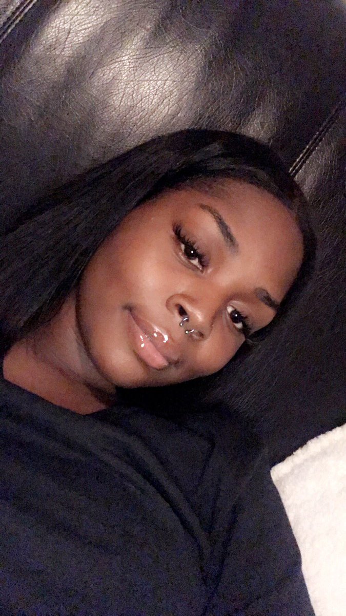 tiabiaaaa_'s tweet photo. Felt kinda pretty lastnight 🤗 https://t.co/mw14ISOifo