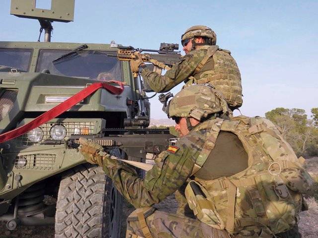 YeicoSpec's tweet photo. jejeje ahí van FOTO: Octavio Díez
#GOEXIX #MOE #SOF #SF @EjercitoTierra #cirasland #eagleindustries #HK #G36kv #aimpoint #peq #elcanspecter #vamtac https://t.co/X4Mb9t2ITh