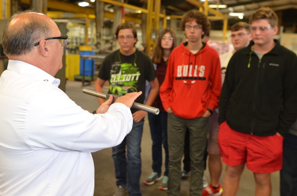 AlabamaAchieves's tweet image. TODAY Alabama students interested in engineering careers, toured Premier Tech Chronos in Montgomery. Students learned about manufacturing &amp;amp; saw cutting-edge robotics in action. Thanks PTC &amp;amp; River Region Media Professionals for making this such an exciting event for our students!