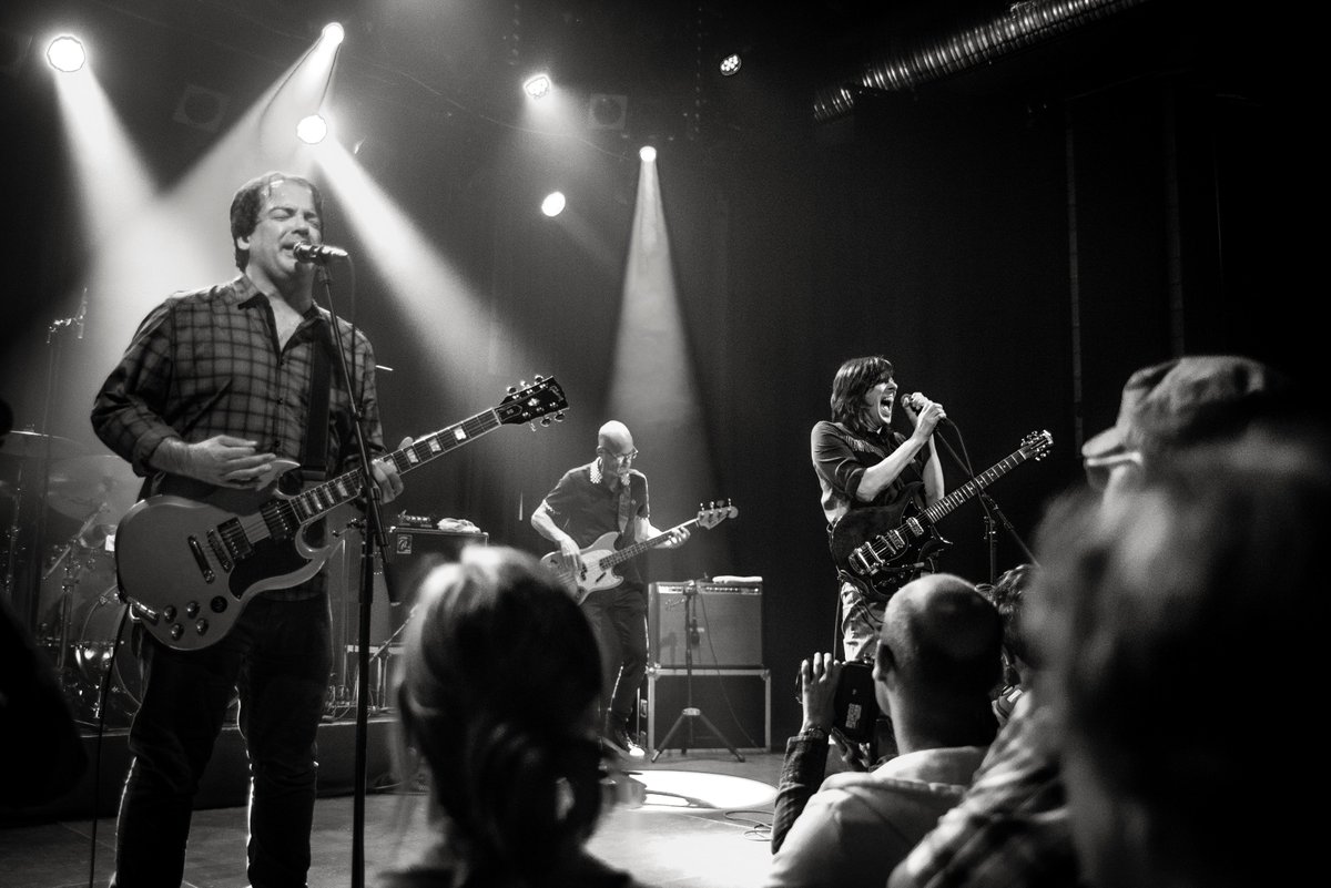 midnightcapt's tweet image. 24st concert of 2018 ; october 17th @dekreun by @wildewesten 
Release show of new album of @GrandBlueHeron 
And the famous @theposies in our hometown music club, what a miracle.