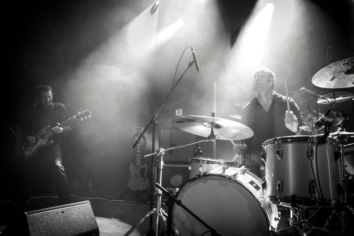 midnightcapt's tweet image. 24st concert of 2018 ; october 17th @dekreun by @wildewesten 
Release show of new album of @GrandBlueHeron 
And the famous @theposies in our hometown music club, what a miracle.