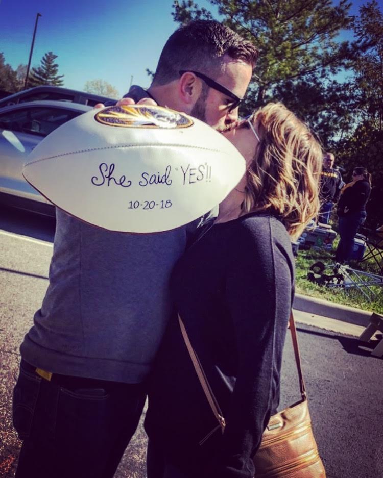 MizzouAlumni's tweet photo. Is there anything better than a #MizzouMatch proposal on Homecoming morning? Congratulations Ron Frazier, BS BA ’07 and Becky Schubkegel, BS Ed ’07! https://t.co/0zSeMHoGor