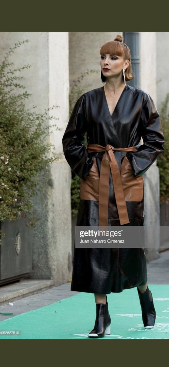 Paseando por un festival q cumple sus 63 años <a href="/SEMINCI/">SEMINCI | Festival de Cine</a> y dando la espiga de oro #versionespañola un programa q siempre apoyó el cine y una sintonía q nos salvó la vida