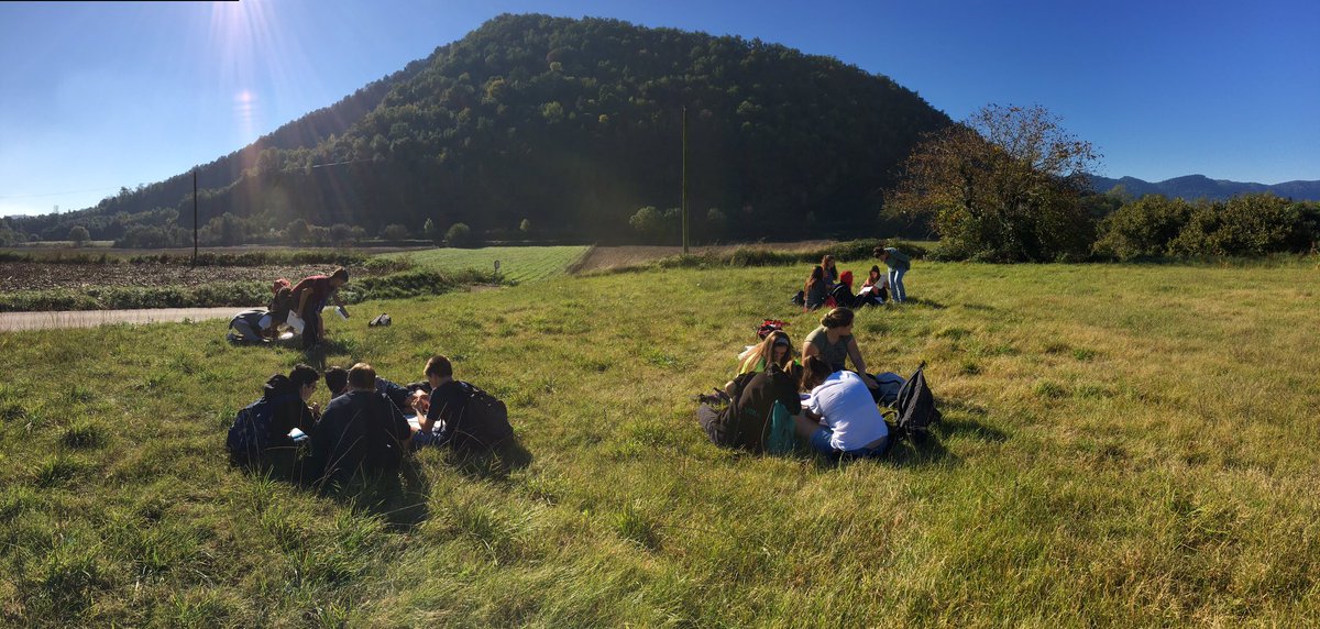 MotusEdu's tweet image. Avui  3r d&apos;ESO @epnsdiputacio hem fet una sortida de naturals a la Garrotxa visitant el volcà Croscat però tb hem aprofitat per sumar km per a la #PiaandGo @PIAandGO