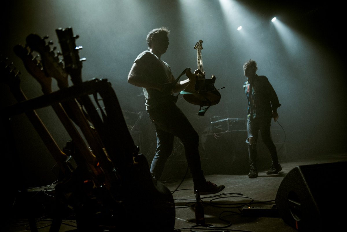 midnightcapt's tweet image. 25th concert of 2018, october 18th @dekreun w/ @Wilde_Westen the energetic @onmensunit from Ghent and the even more energetic #thehotsnakes from San Diego.  200% energy, full force ahead... with some violent interaction with first row.