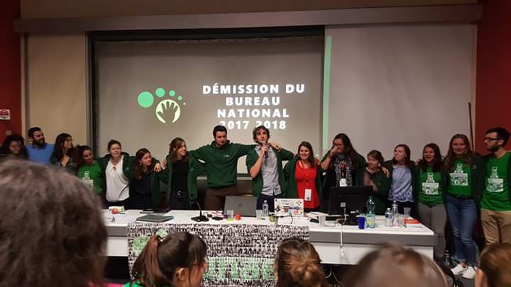 Lucas_Brvs's tweet photo. Fin d'une année d'engagement au poste de Président de l'@UNAEE , merci a tous, ce fut une experience incroyable. Place à @FannyM_unaee et son bureau pour faire vivre l'@UNAEE !! Bon courage !! cc @La_FAGE https://t.co/TqgF5sfmMO