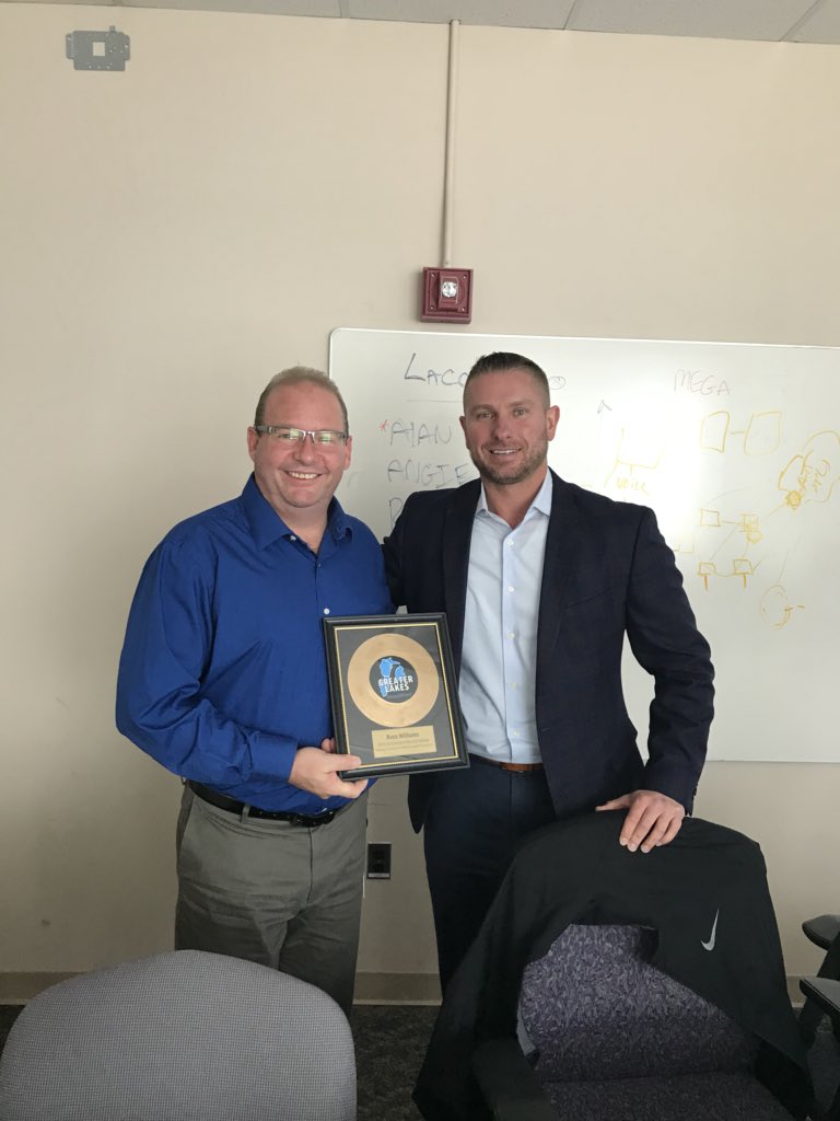 Extremely proud of this consecutive Q3 MVP Top Performer <a href="/russwlms/">Russell Williams</a> 
Russ is going for the trifecta in Q4! Thank You for all that you do Russ!@lakendradavis <a href="/greatergurus/">Greater Lakes Gurus</a> @StaceyMarxCR #Good2BGreat