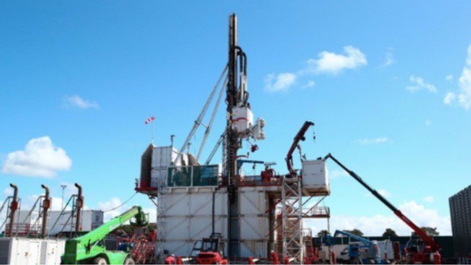 Fracking halted after 'earth tremor' in Lancashire itv.com/news/granada/u…