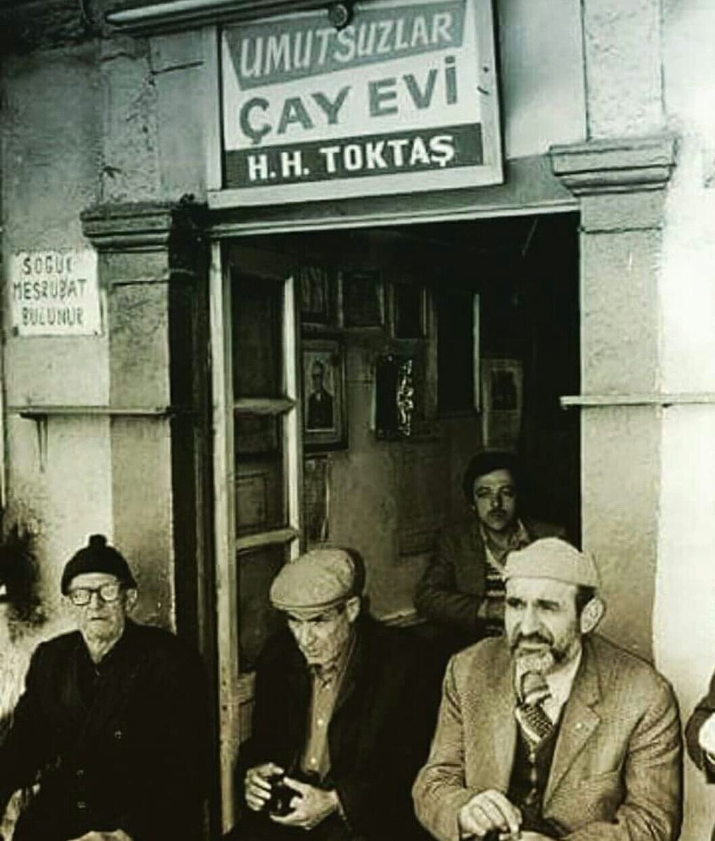 “Umutsuzlar Çay Evi”