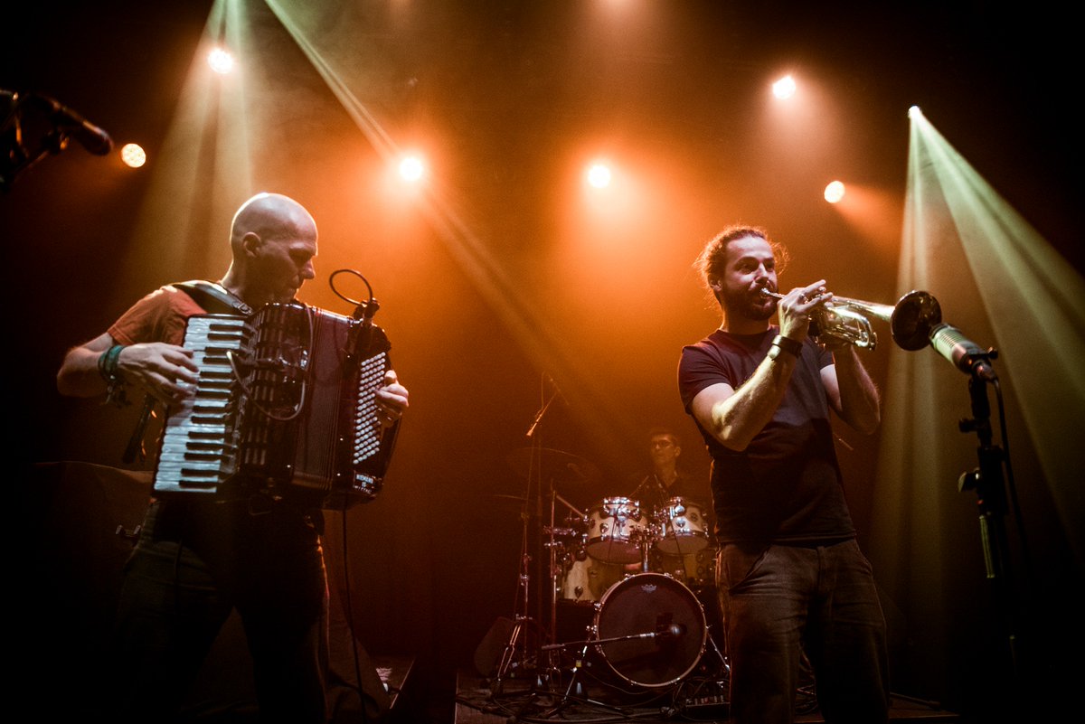midnightcapt's tweet image. 26th concert of 2018, october 19th @dekreun w/ @wildewesten  Brussels @JauneToujours et le groupe malien @Tamikrest bringing the heat of the sahara to Kortrijk. Pics by kaylacombe.com
