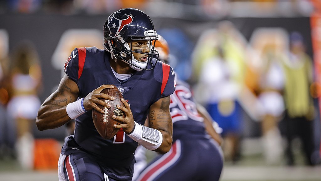 HoustonTexans's tweet photo. 🔥 C O L O R  R U S H 🔥

#TNF | #MIAvsHOU https://t.co/a8S2SEkRXK