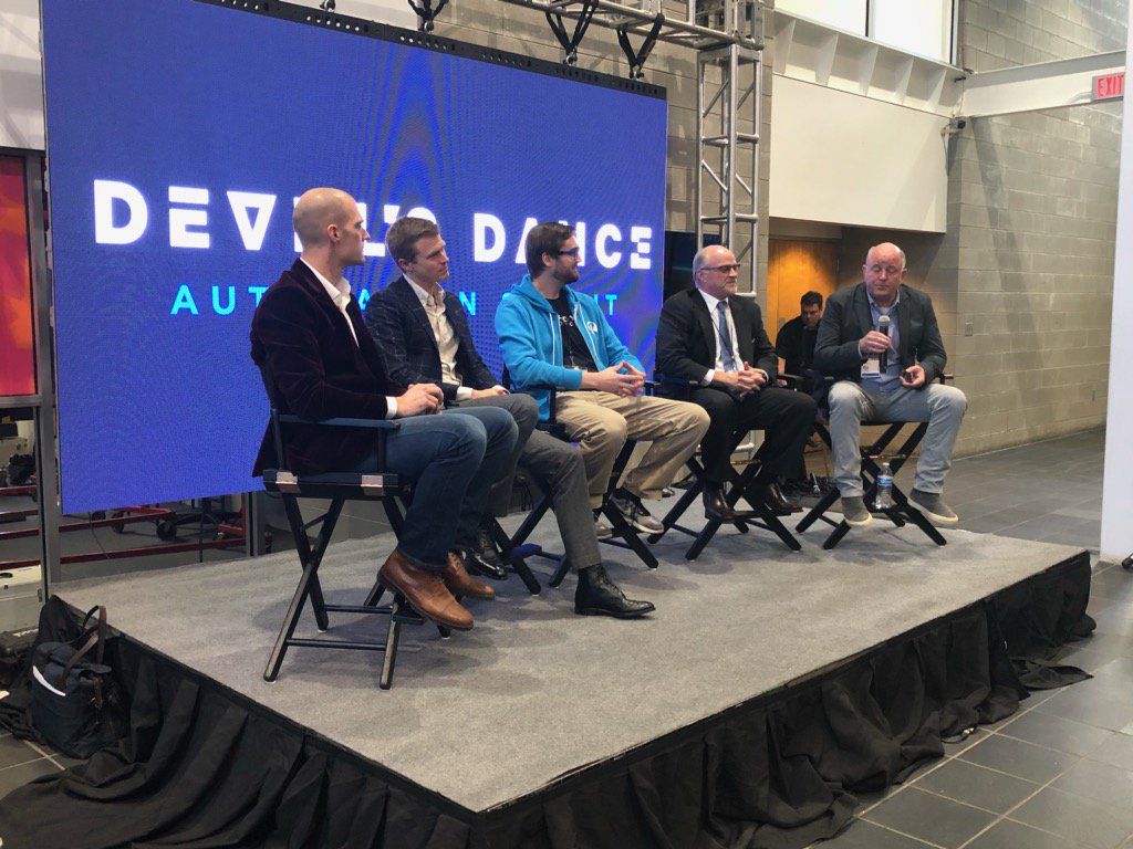 drivecapital's tweet photo. Breakout sessions commence! Time for intimate discussions with our incredible speakers on how #robots are reshaping the global supply chain @fastradius @Carbon3D @UPS @Honda @WorthingtonInds @VecnaRobotics @ReadyRobotics @DHLUS @voyage @SkydioHQ @Algolux #devolsdance2018 https://t.co/NZ1d9o5YA4