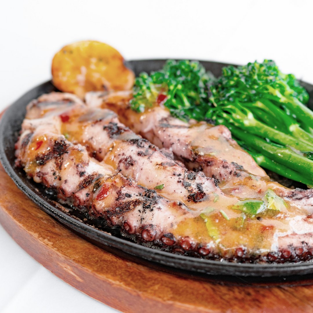 Join us for dinner and cocktails, we are open late.
Serving Nuevo Latino Cuisine since 1989

Reservations:
yuca.com

#yucamiami #cubancuisine #octopus #yummy #southbeach #tasty #drink #cocktail #foodie #cheflife