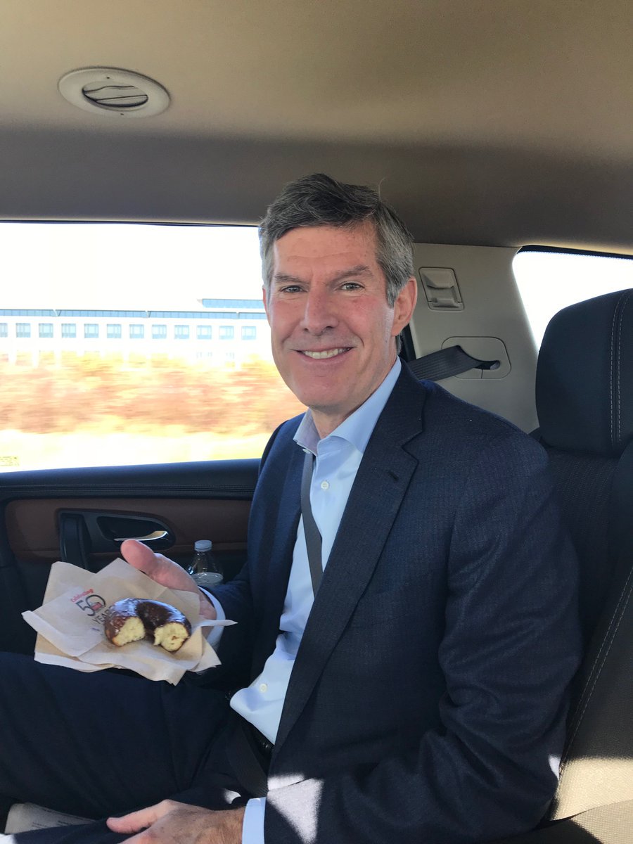 mattmccoyia's tweet photo. Twitter user says: “He’s like the Tom Hanks of politics. How can you not like this guy?” (Fred having a donut after the third debate.) #Vote4Fred https://t.co/U6xBRSj7qa