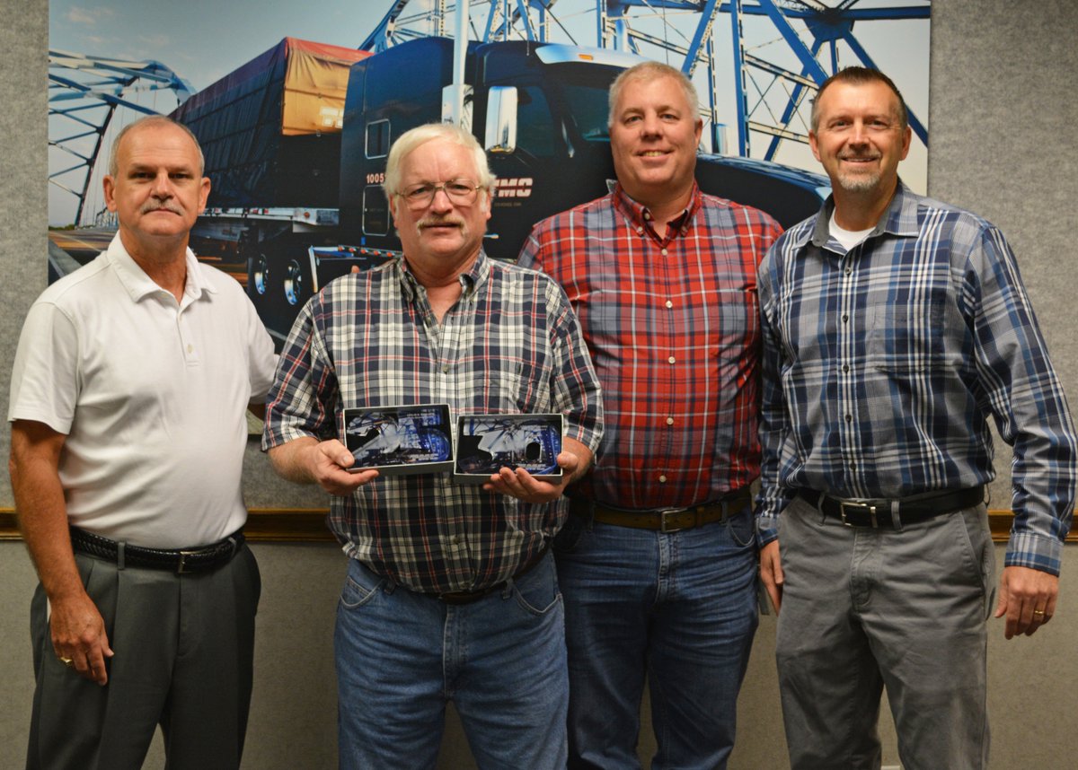 TMCTRANS's tweet photo. It's #TenureTuesday! Les Bohlken is a TMC Wheel Master, and recently received his 25 and 30 year safe driving awards. Pictured with Glen McCravy, Exec. VP Risk Management & HR (l), Chad Reece, Dedicated Fleet Manager (center right), and Travis Johnson, Exec. VP Operations (r). https://t.co/SVYXI98AvR
