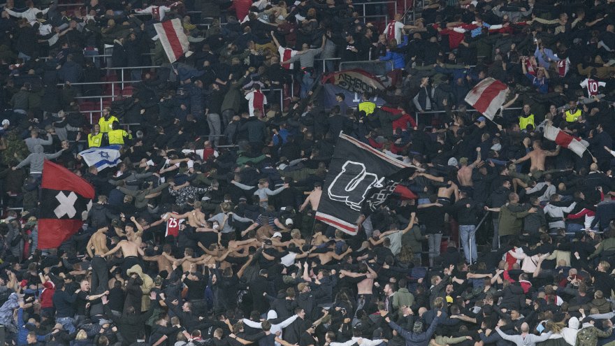 AFCAjax's tweet photo. WE. ARE. #AJAX!
✖️
✖️
✖️

#UCL #ajaben https://t.co/oUZPHhmft3